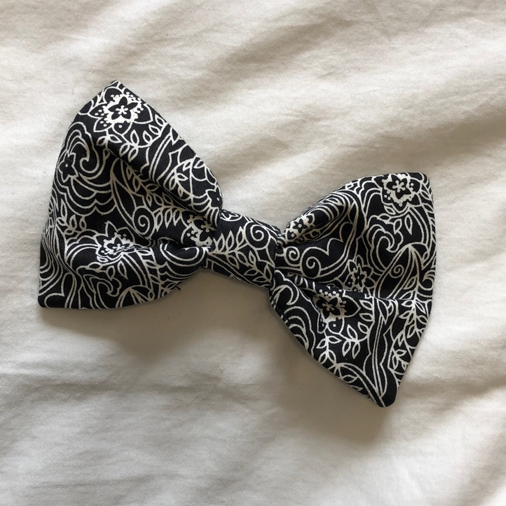 AMERICAN APPAREL | Abstract Floral Bow